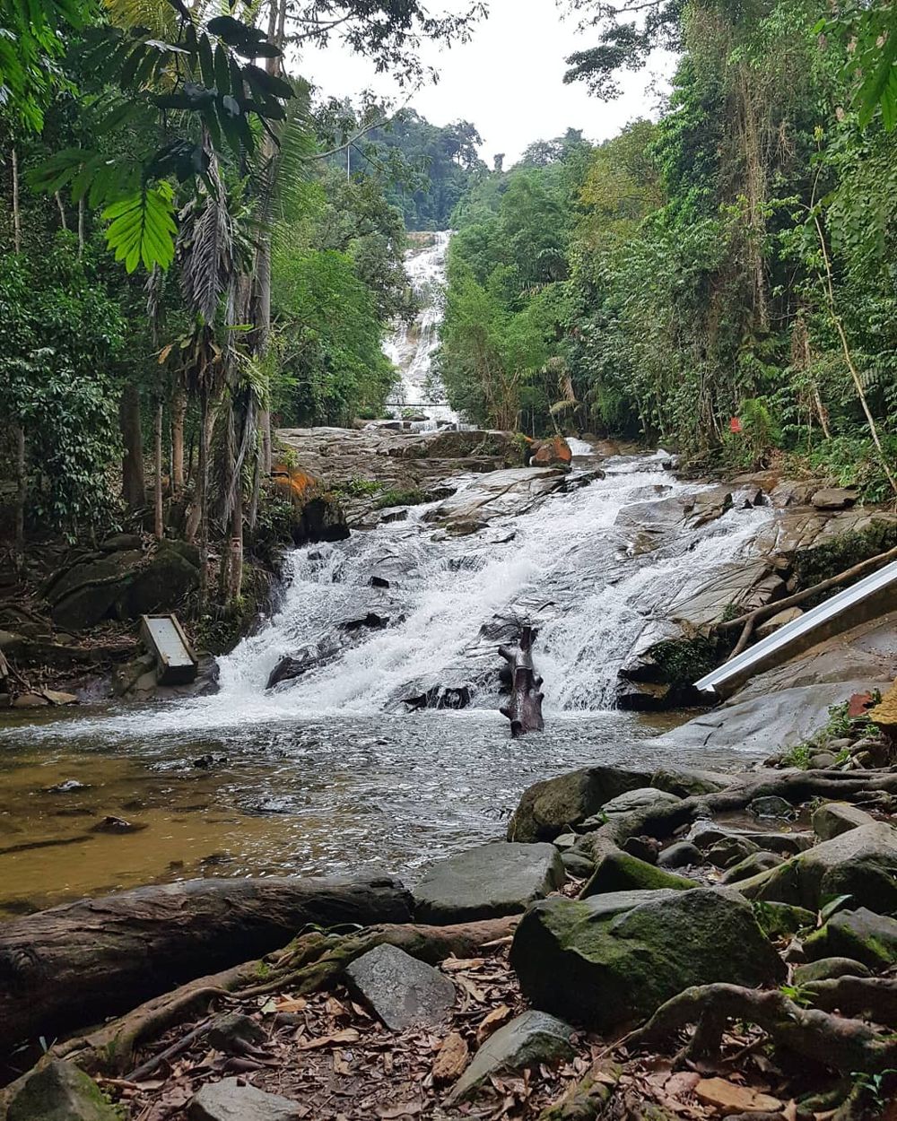 lata kinjang waterfall