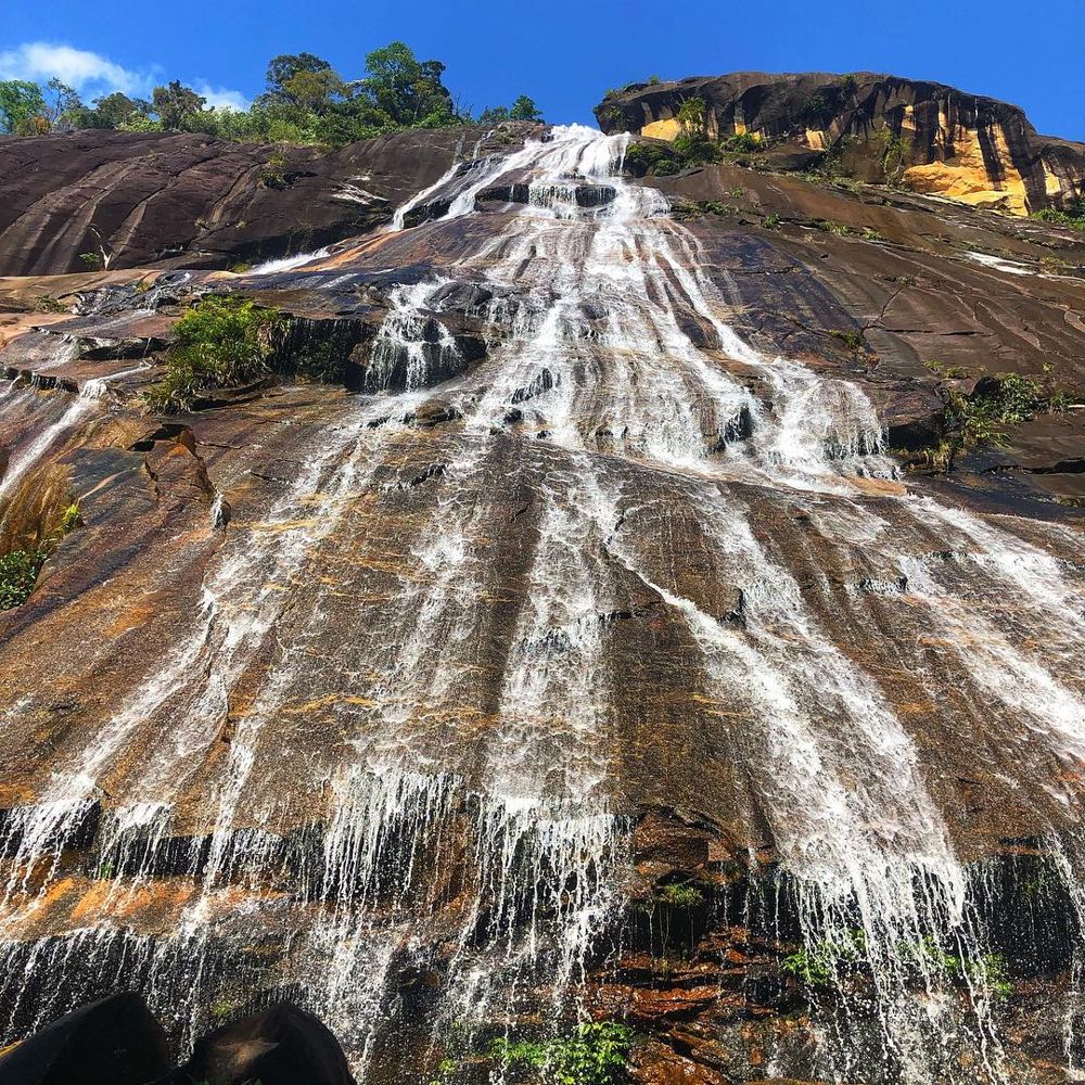 jelawang waterfall dabong