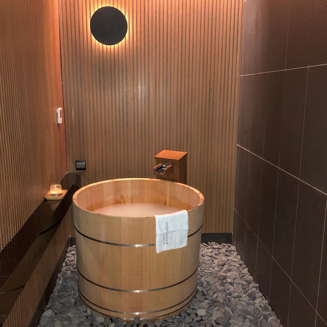 Onsen tub