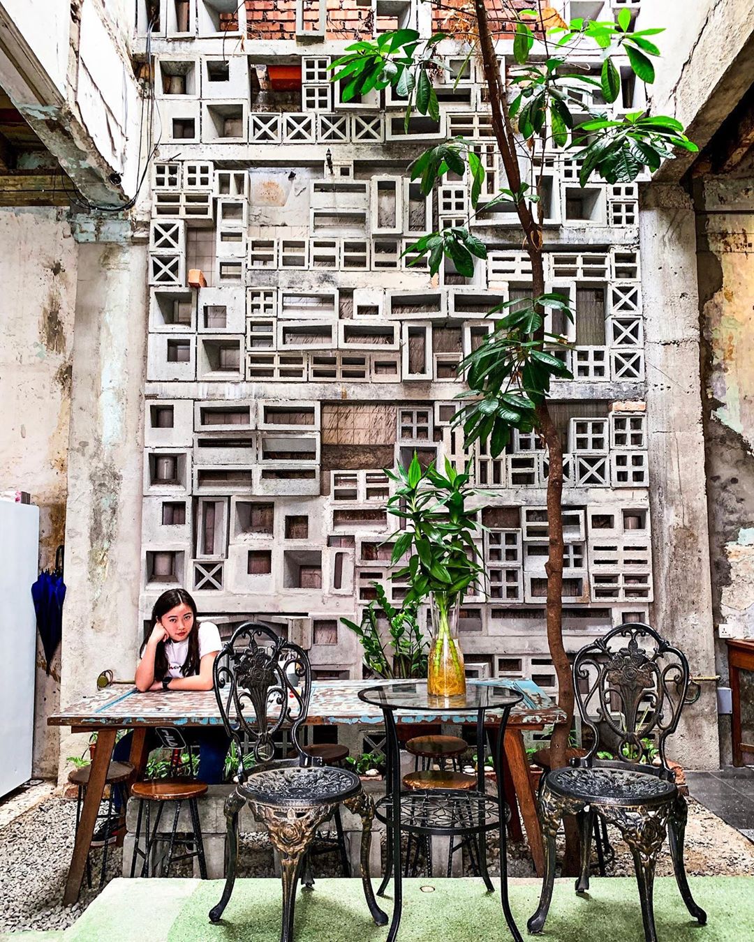 Old school cafe - Leaf & Co interior