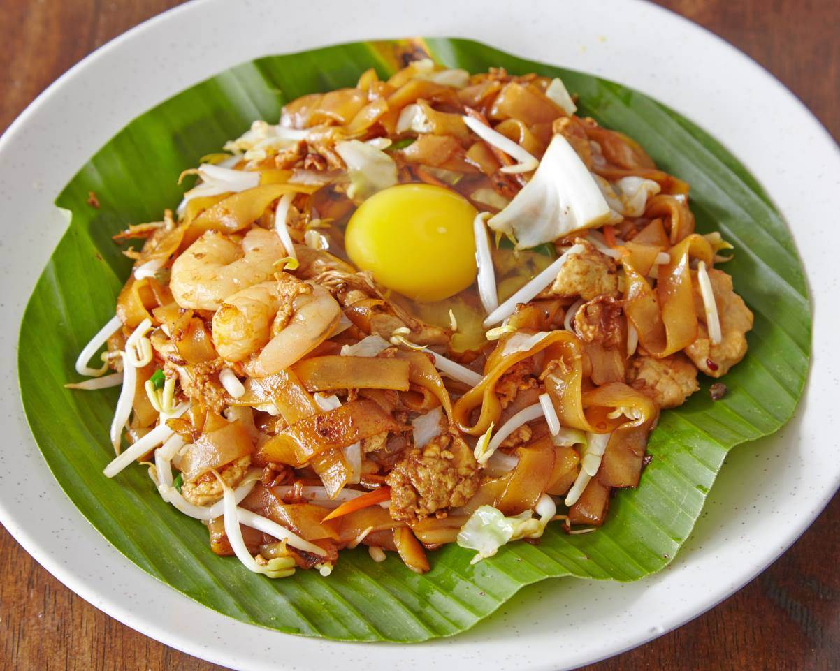 Hinz Kitchen - egg fried kuey teow