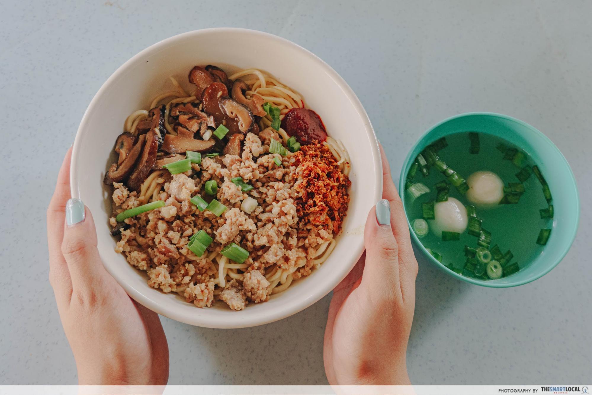 pork and mushroom noodle