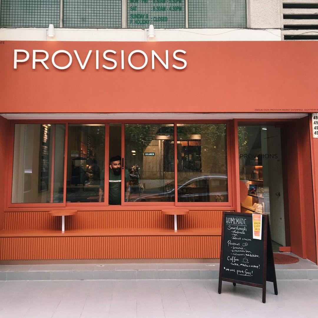 Provisions exterior