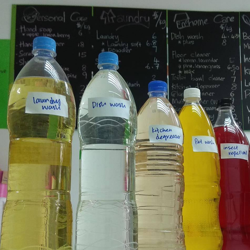 WOWO Refill plastic bottles