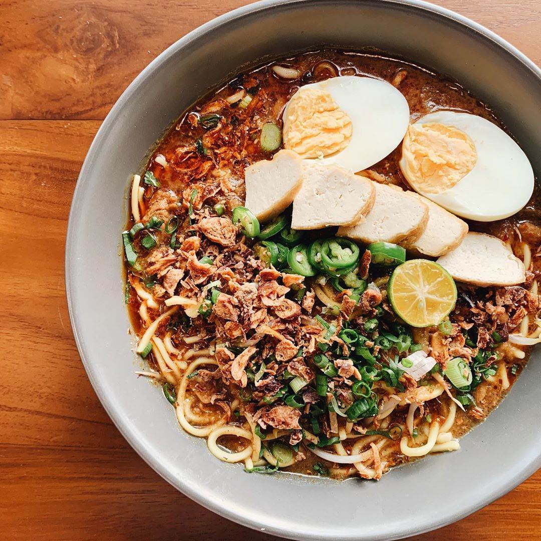 Herbs and Butter mee rebus jawa