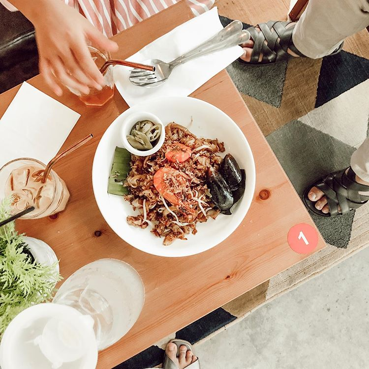 Svart Cafe Seafood Fried Kuey Tiow