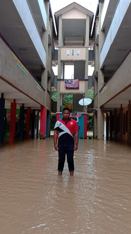 Teacher Decorates School Yard - flood