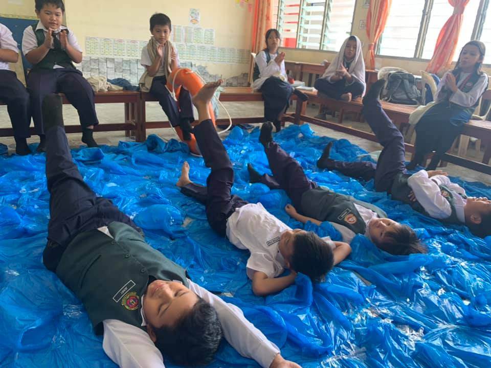 Sarawak Teacher DIY pool for students - students