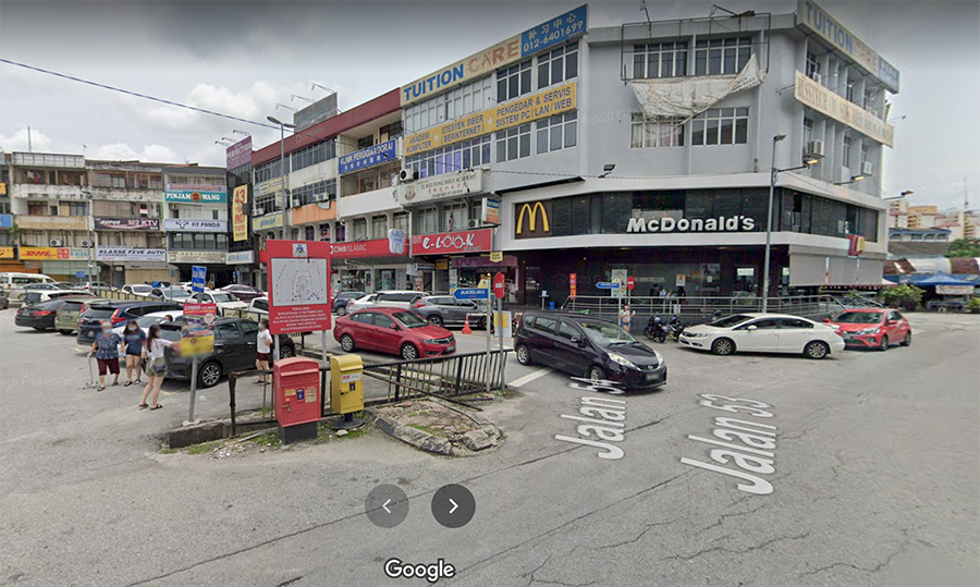 Burger stall sets up shop in front of McDonald's in KL - location
