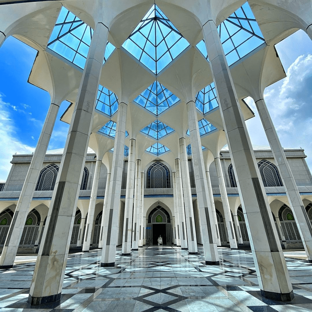 Unique mosques in Malaysia 2 - Sultan Salahuddin Abdul Aziz Mosque