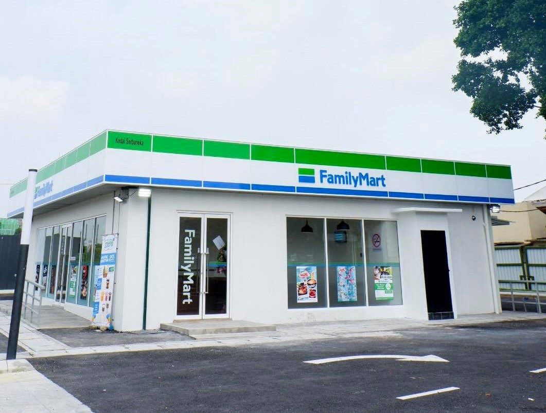 FamilyMart has a drive-thru outlet in Klang - store