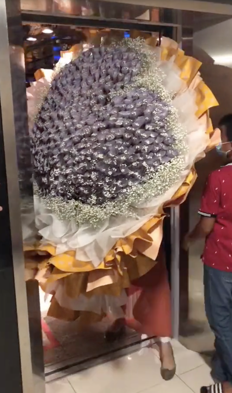RM50K banknote bouquet - carrying