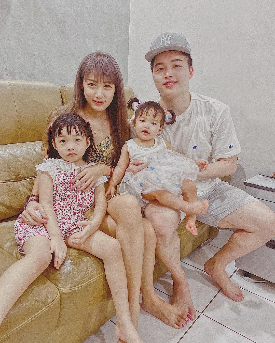 Aaron Chia with his family
