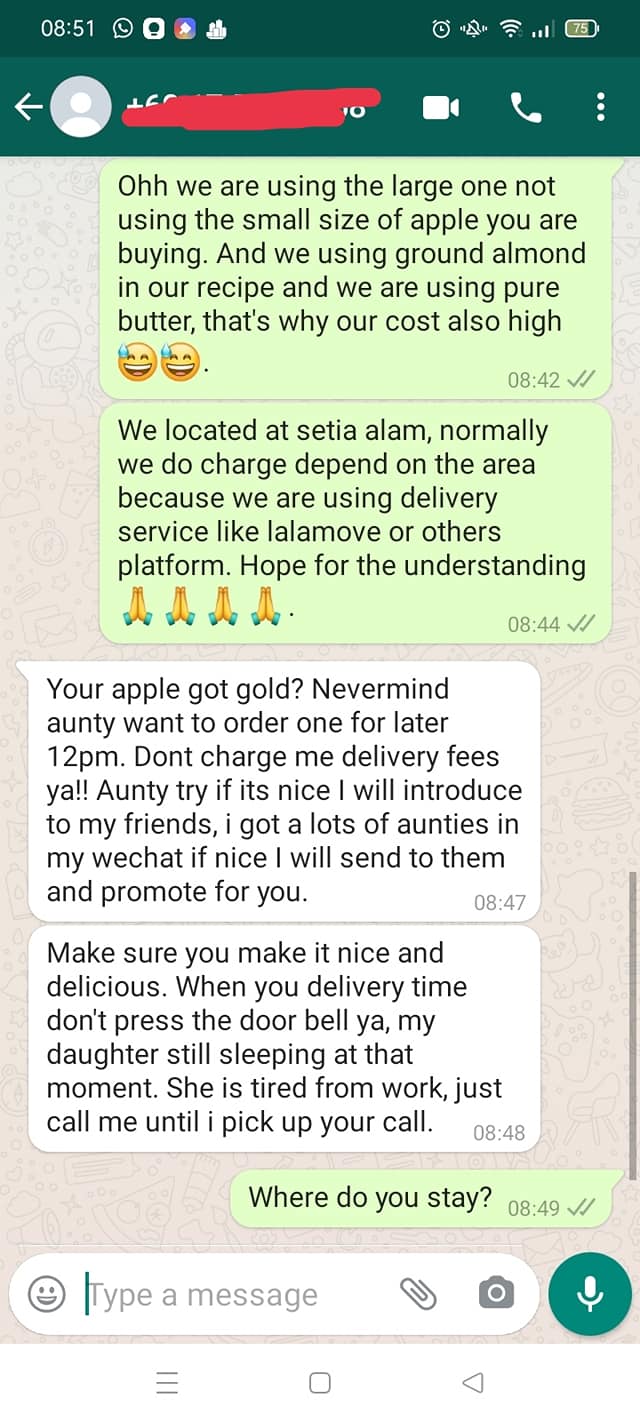 Customer complains about apple tart - chat