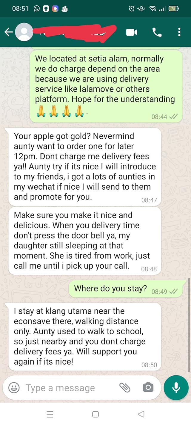 Customer complains about apple tart - chat