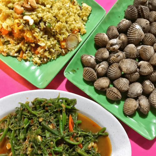 Veg Fish Farm Thai Restaurant Get Thai Food Served From Speedboats