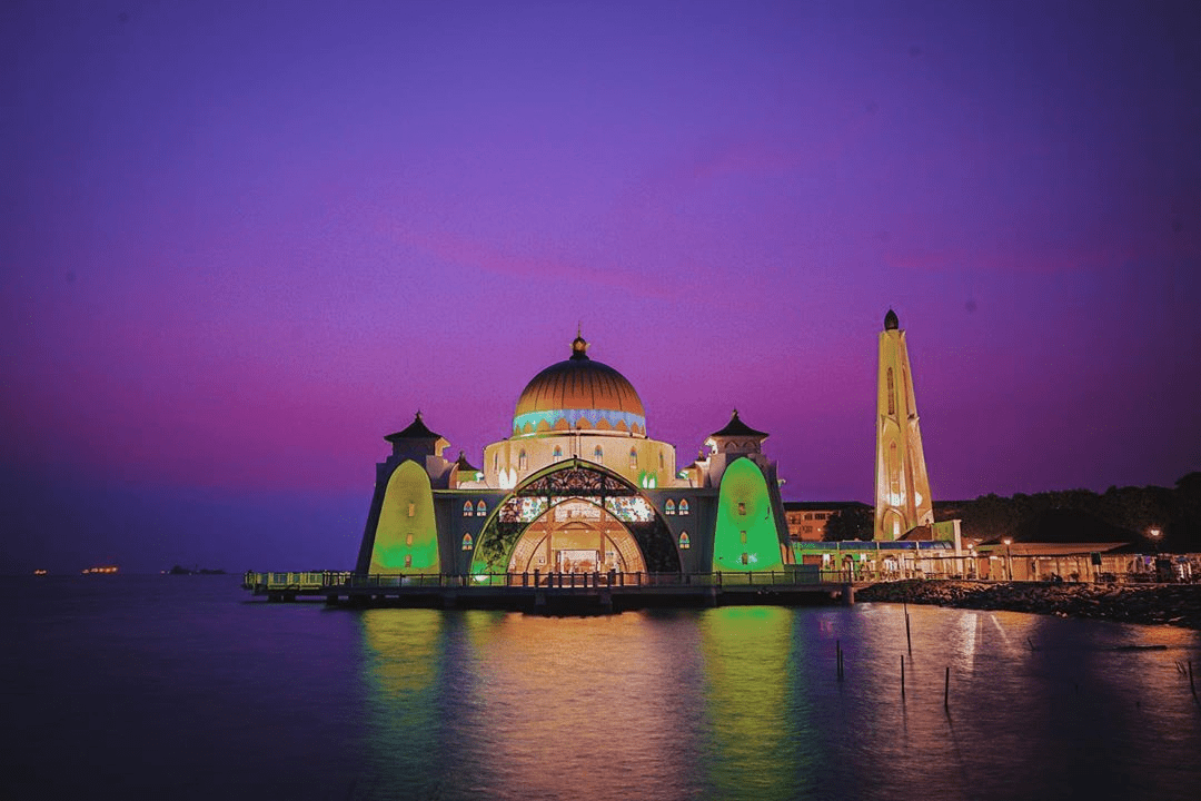 Things to do in Melaka - Melaka Straits Mosque