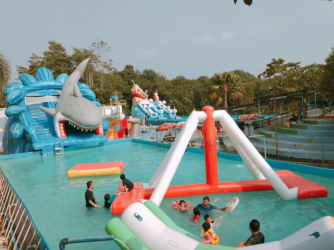 Things to do in Melaka - water theme park