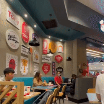Jollibee Sunway Pyramid outlet - dining area