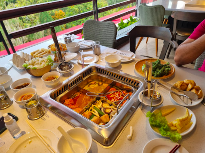 Awana Garden Hot Pot Farmtotable Hotpot With 8 Broths In Genting
