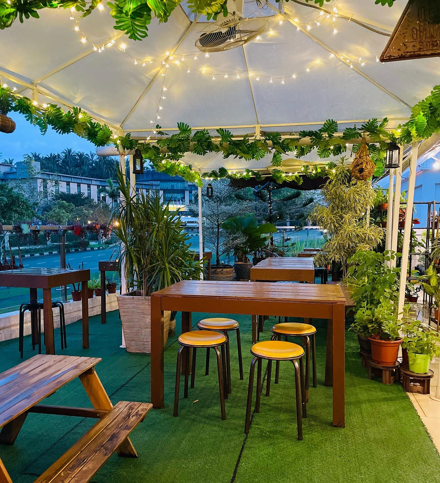 Rooftop cafes and restaurants in Klang Valley - plant cafe