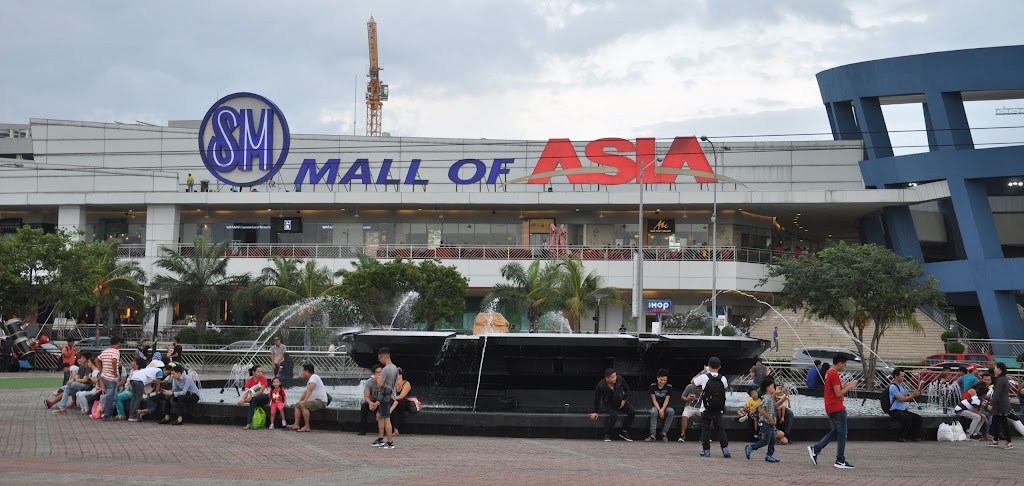 7 Must-Visit Places in the Philippines - SM Mall of Asia