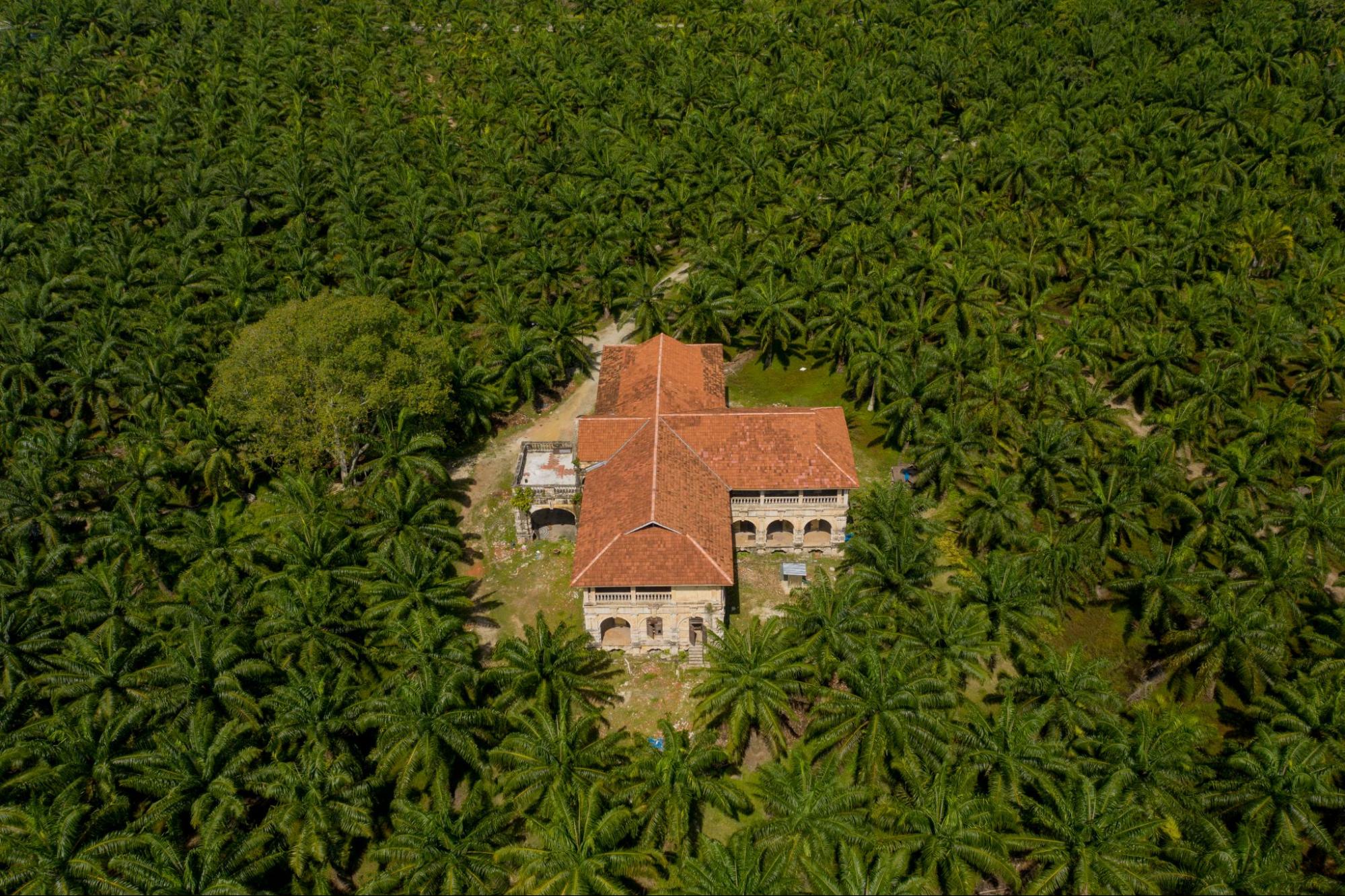 Abandoned places in Malaysia - 99 Door Mansion