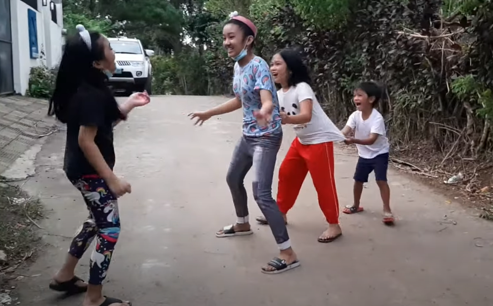 Malaysian childhood games - Eagle and chicks