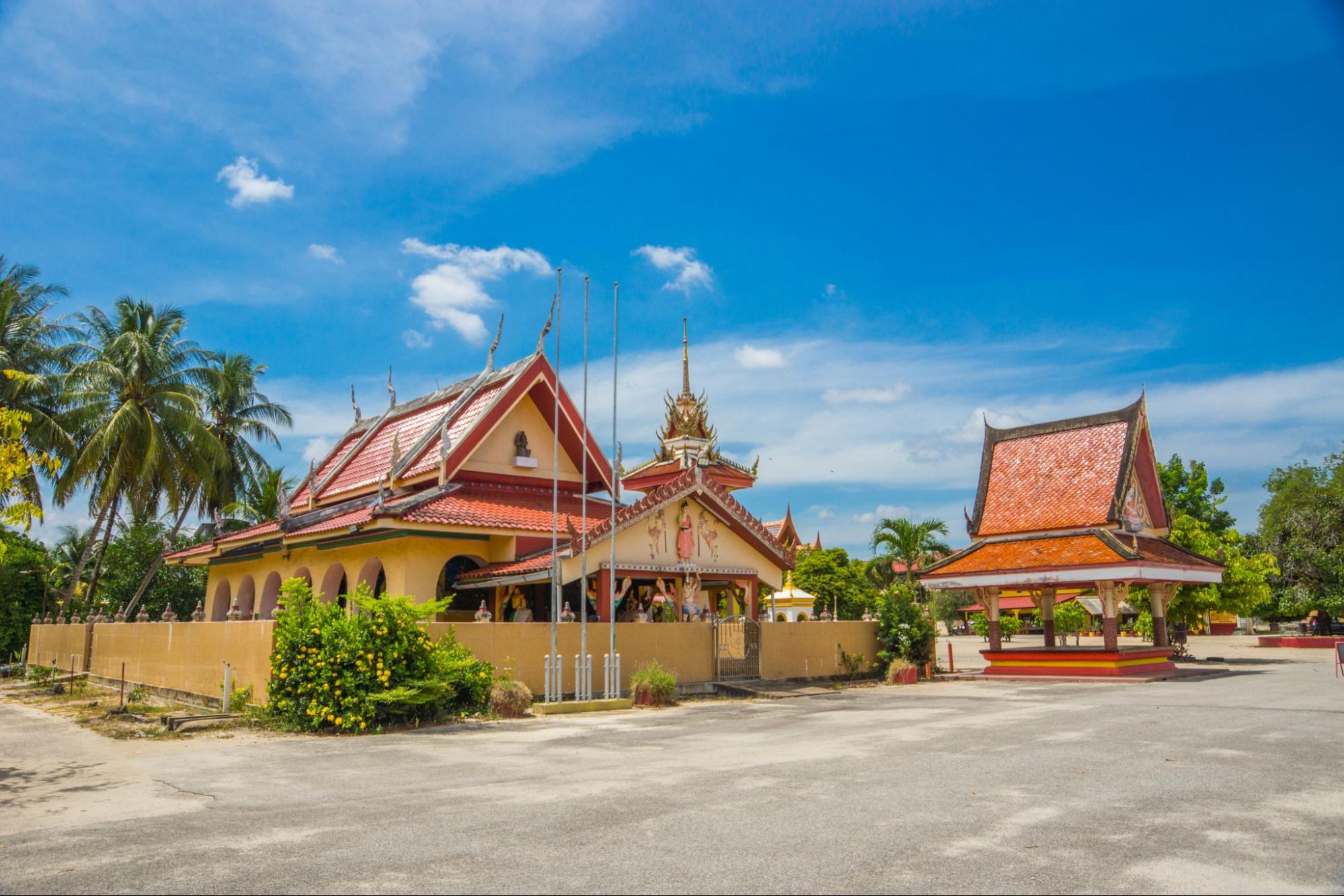 Unique Chinese Temples - Wat Machimmaram