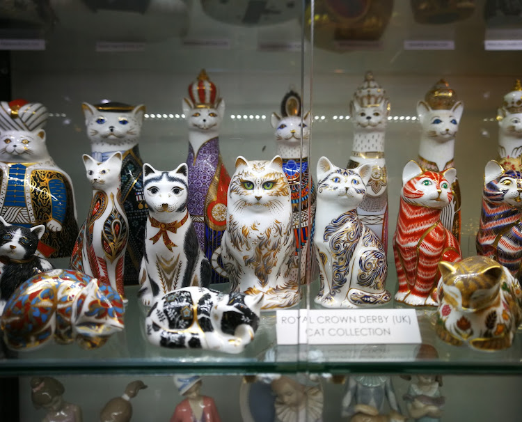 Meowseum Penang - figurines