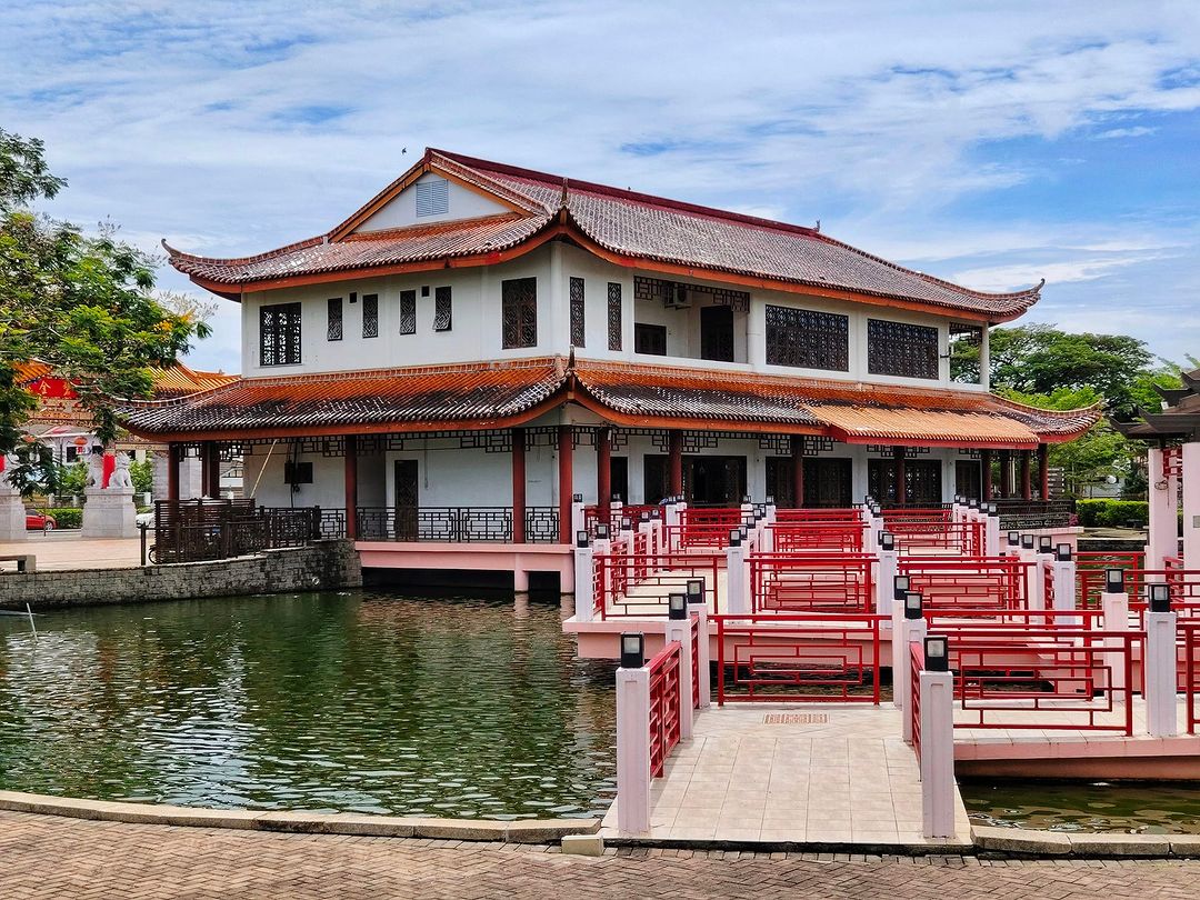 Chagee Sarawak - lake