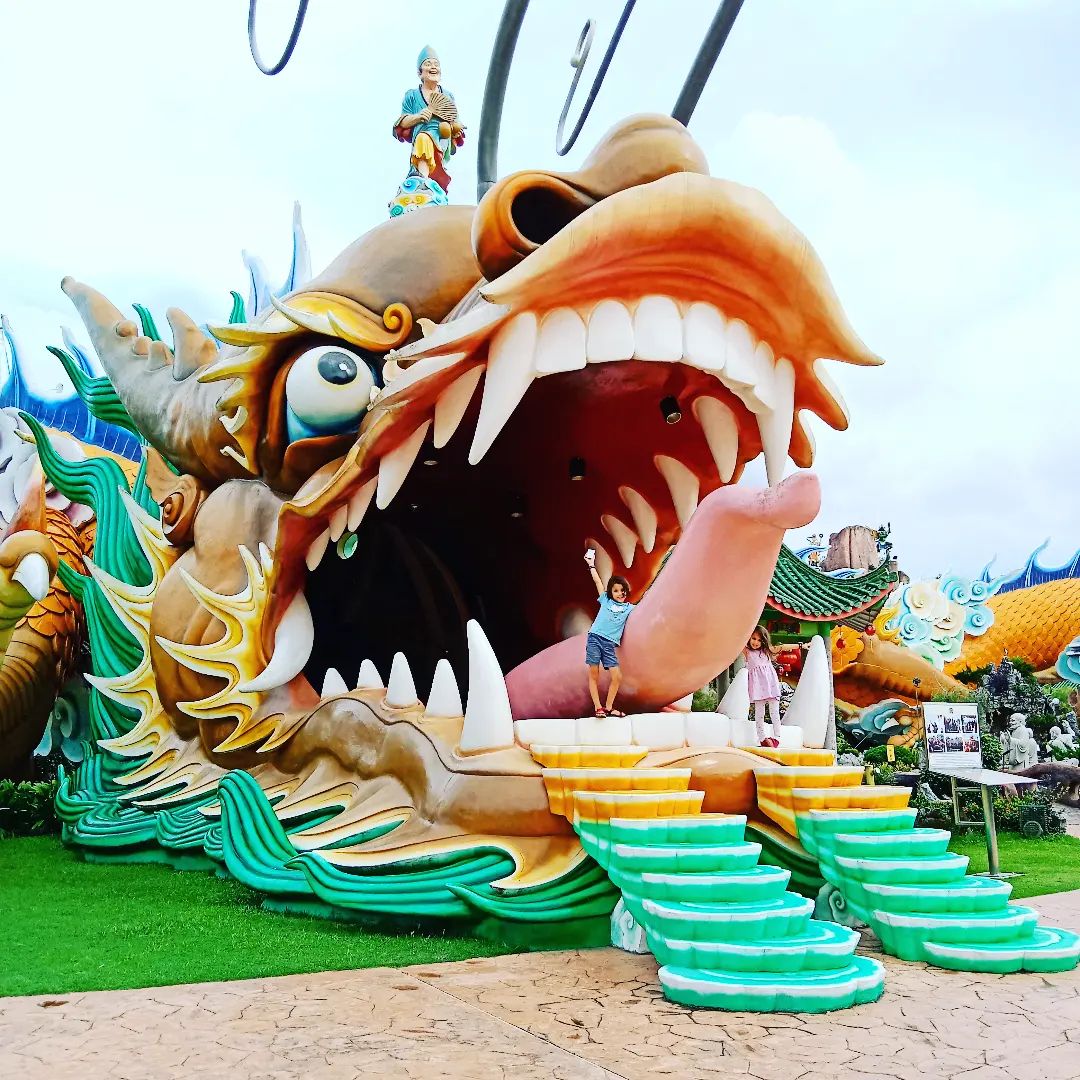 Chinese Temples in Malaysia - entrance