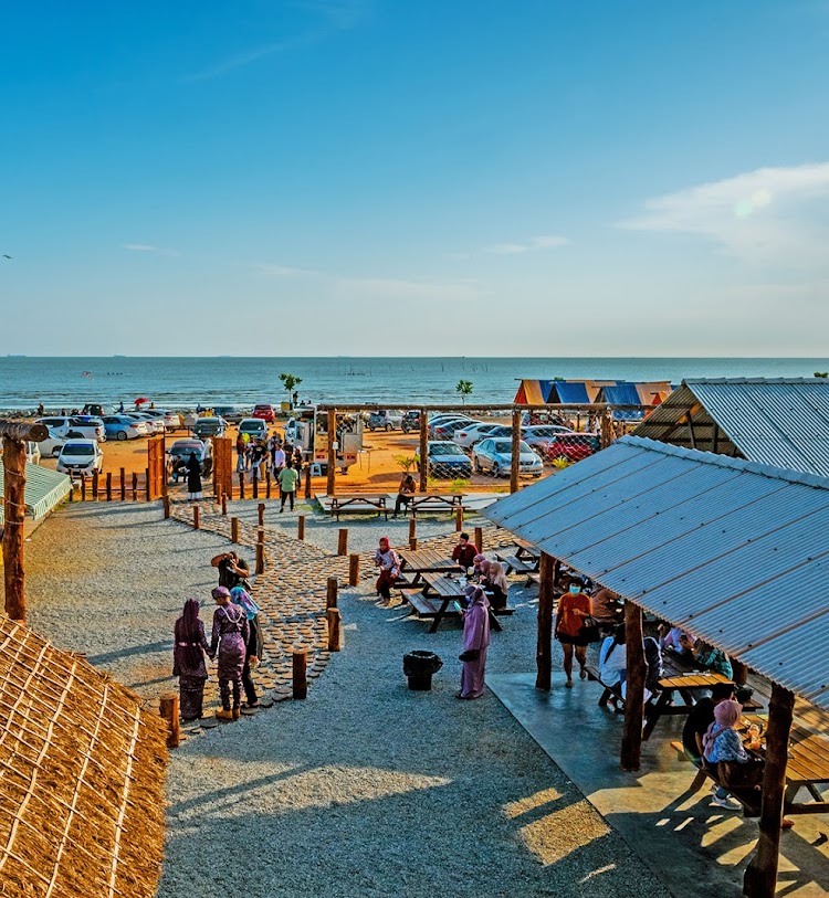 Tomisstan Cafe - beach