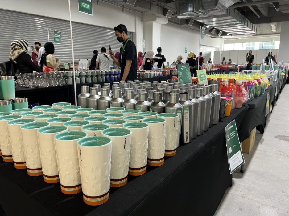 Starbucks Merchandise Warehouse Sales - tumblers