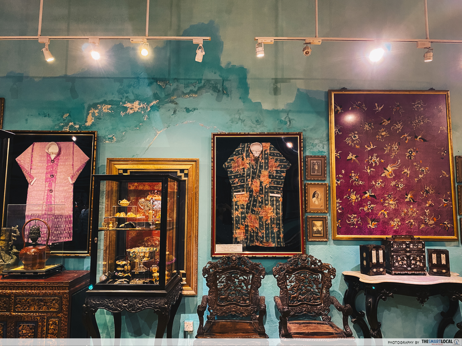 Pinang Peranakan Mansion - clothes