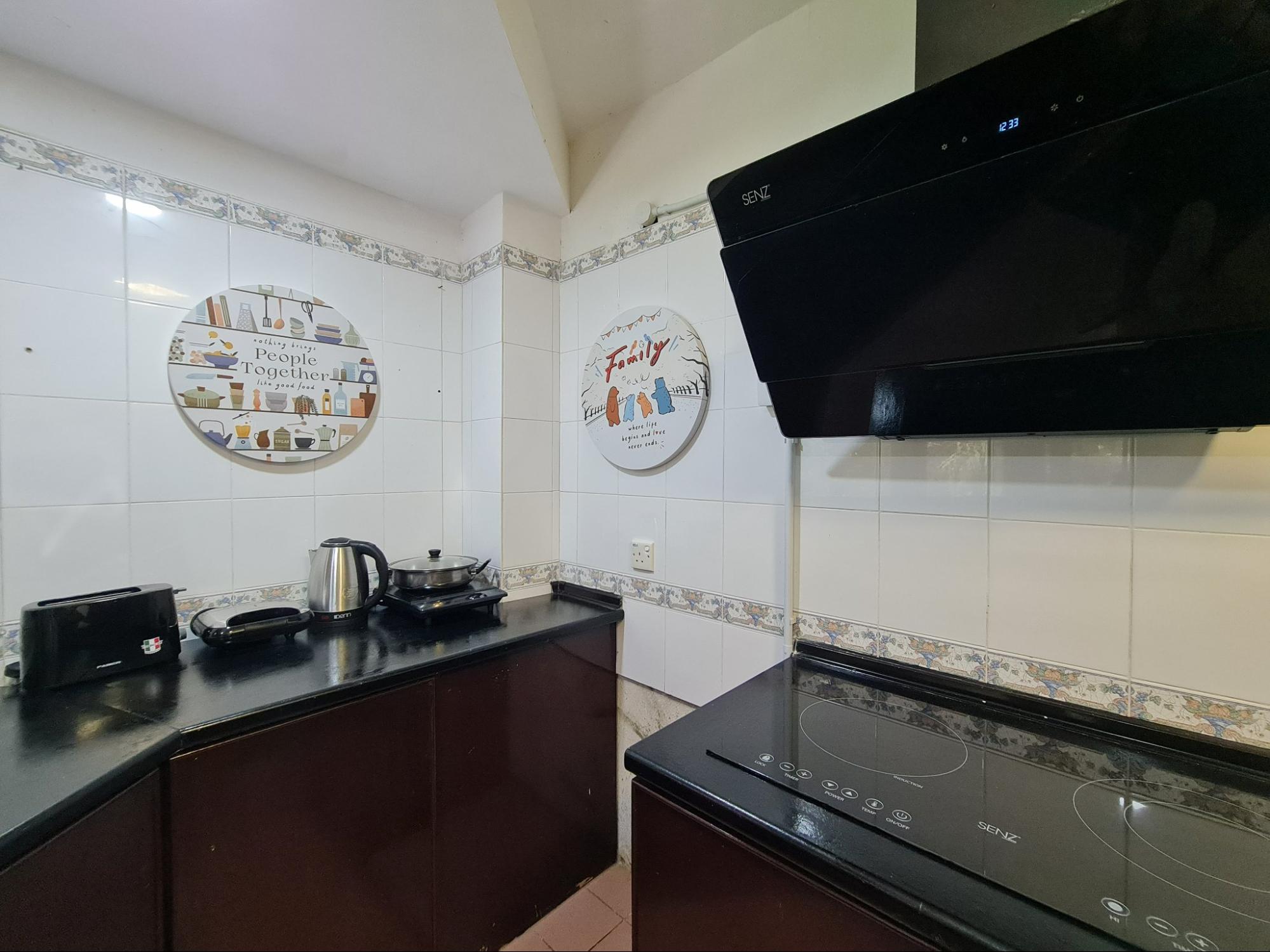 Holistay Forest Villa - kitchen