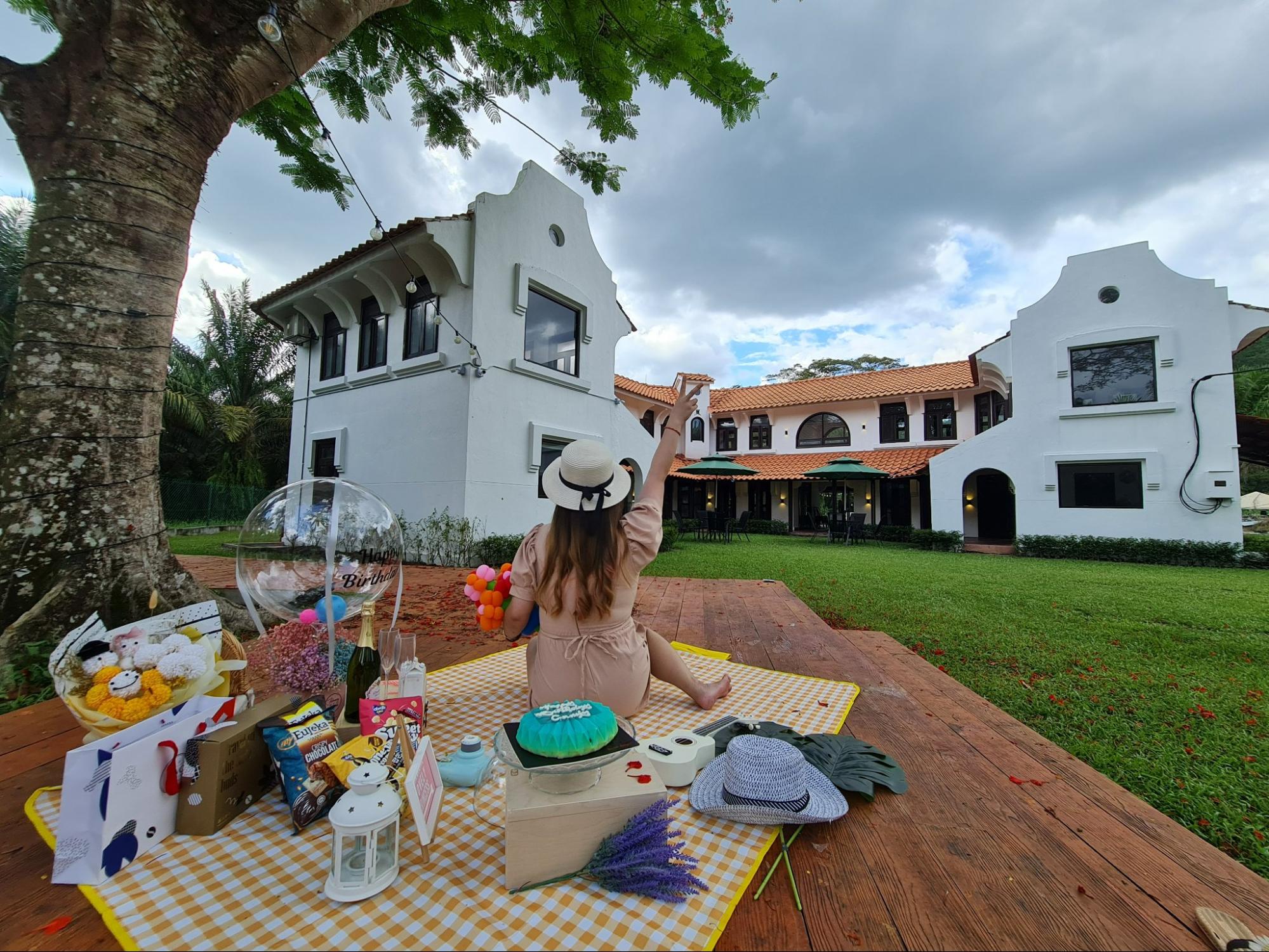 Holistay Forest Villa - picnic