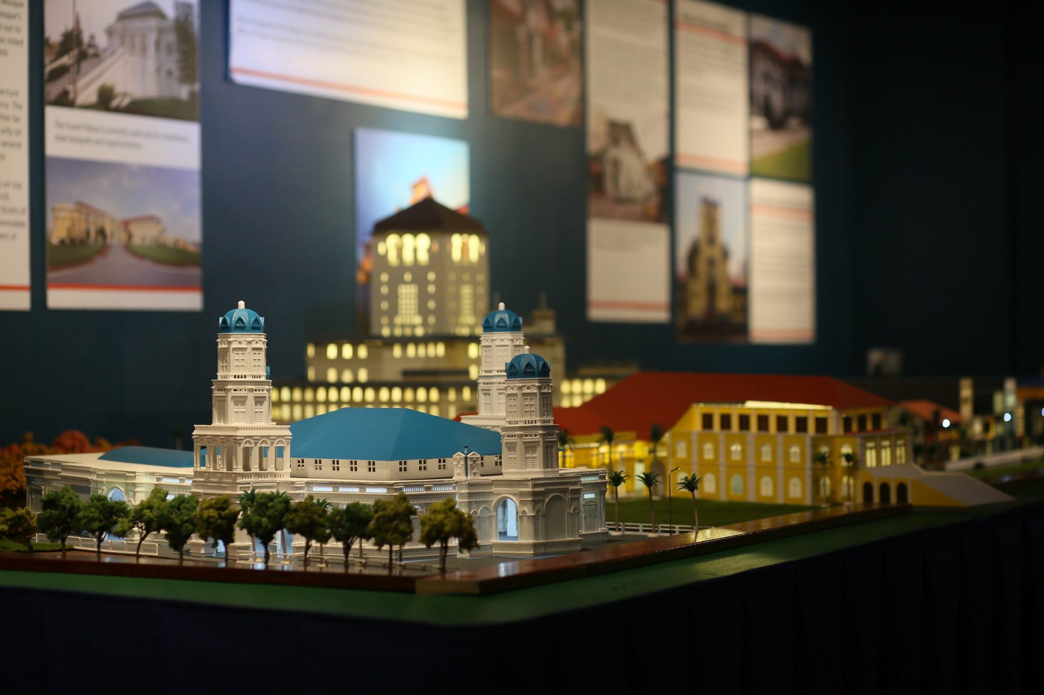 MinNature in Kuala Lumpur - sultan abdul bakar mosque miniature