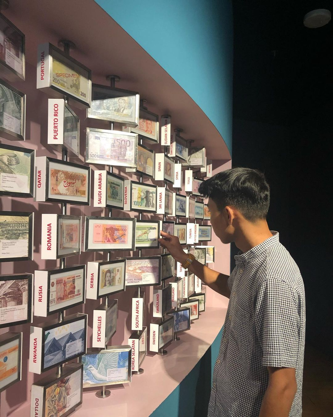 Money display at Bank Negara Museum