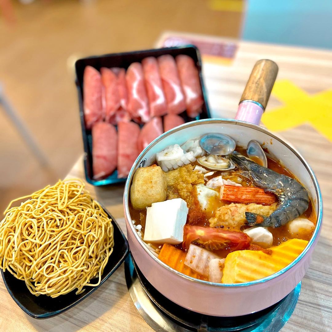 solo date ideas - personal hot pot at two pesos