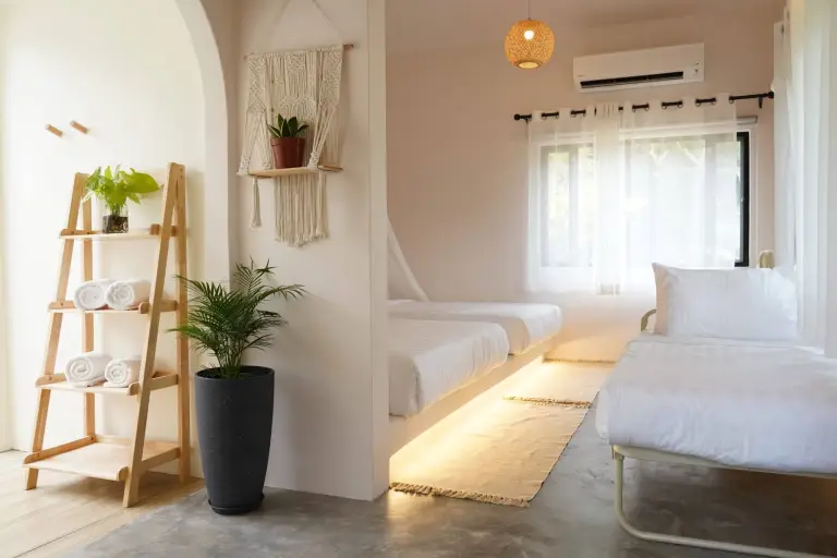 Beacon Resort - boho-style bedroom