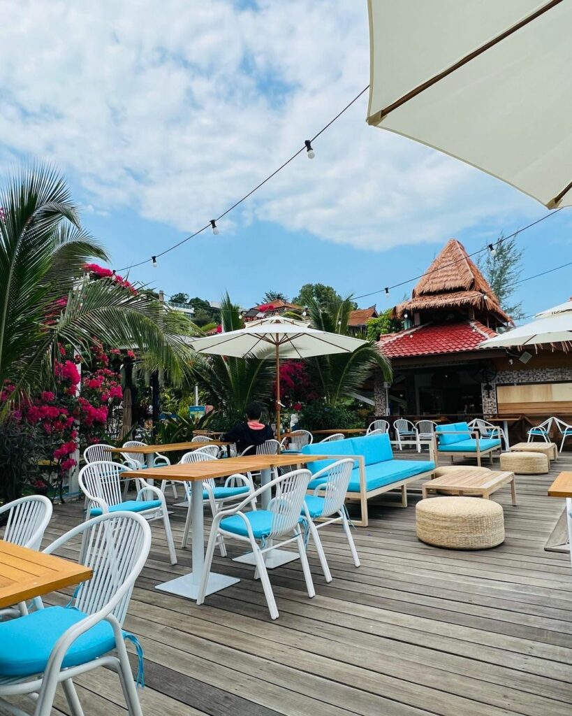 Biru Biru Enjoy Sea Views Sip On Ombre Drinks At This Penang Cafe