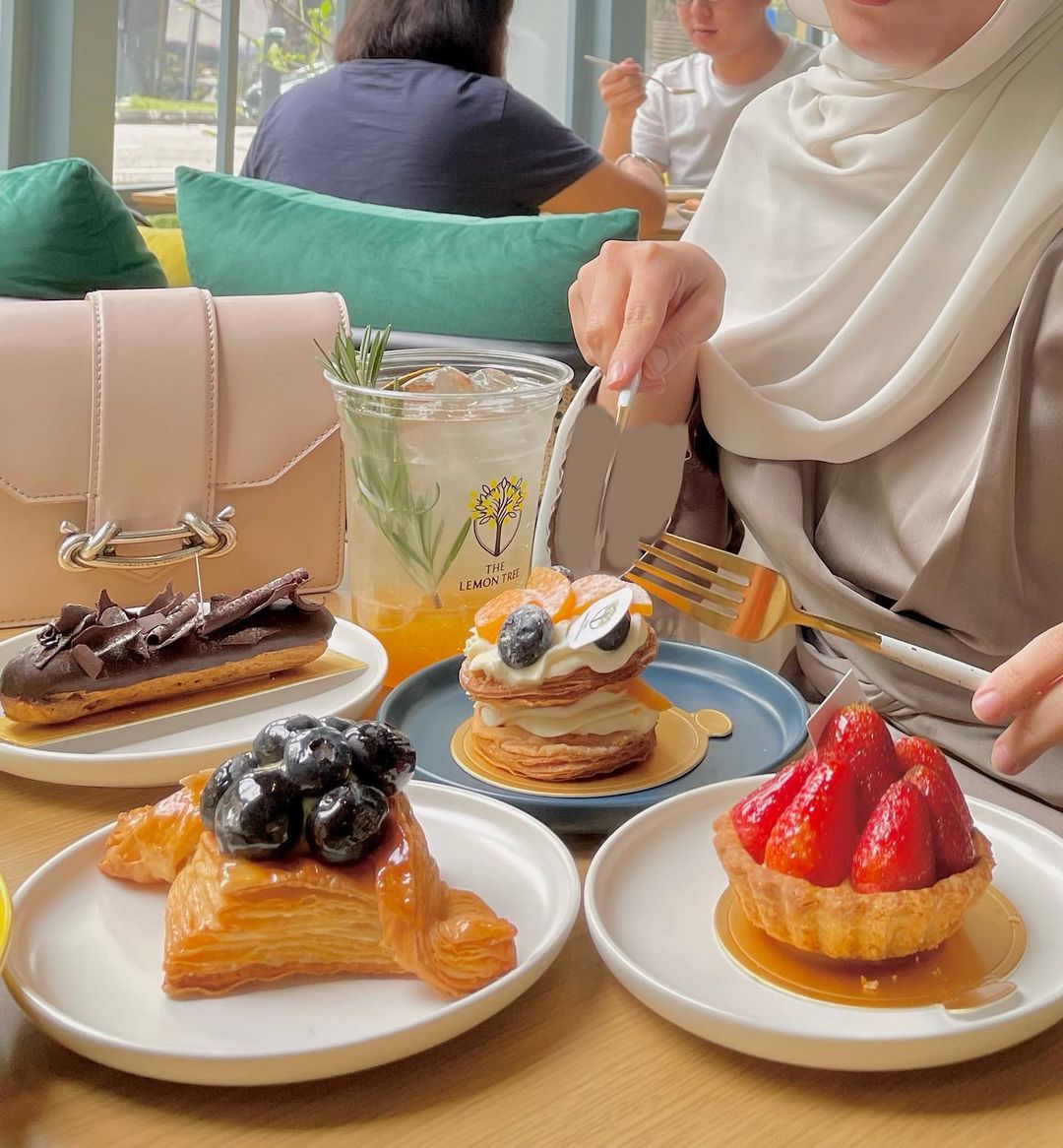 pj dessert cafes - desserts