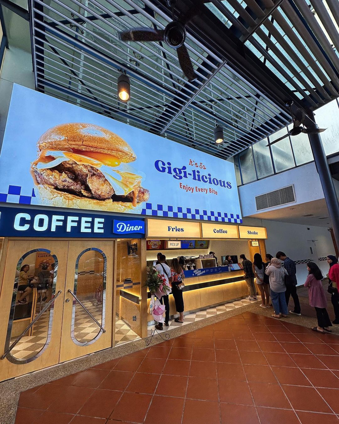 Gigi Coffee Diner - entrance
