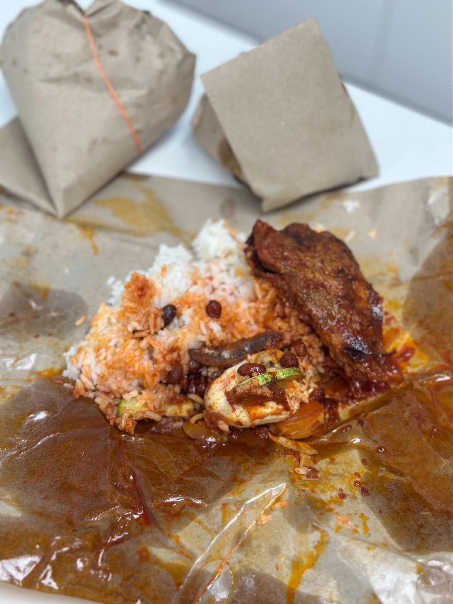 what's in a packet - akka nasi lemak in seri kembangan