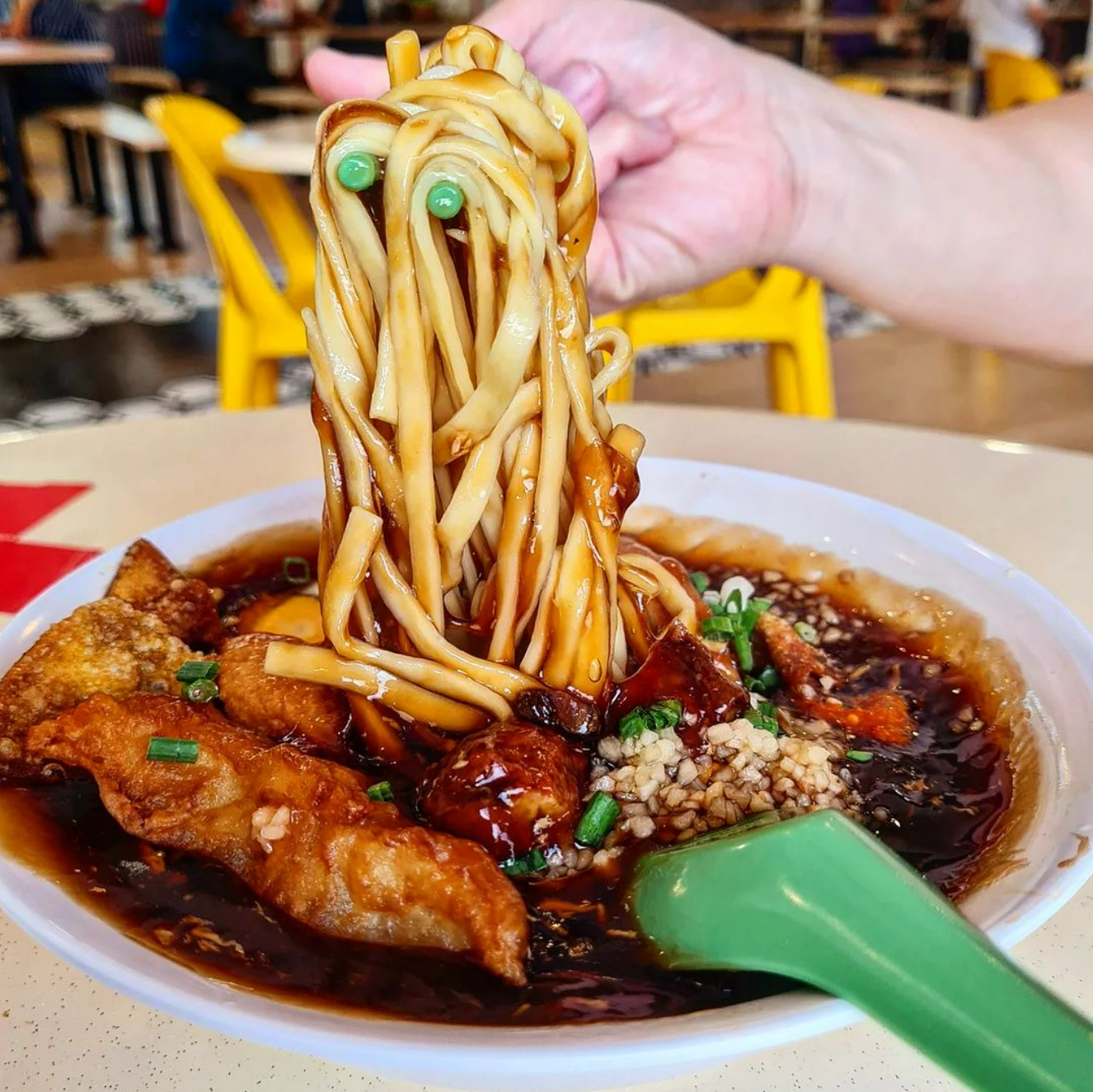 hawker dishes in singapore - whampoa lor mee noodles