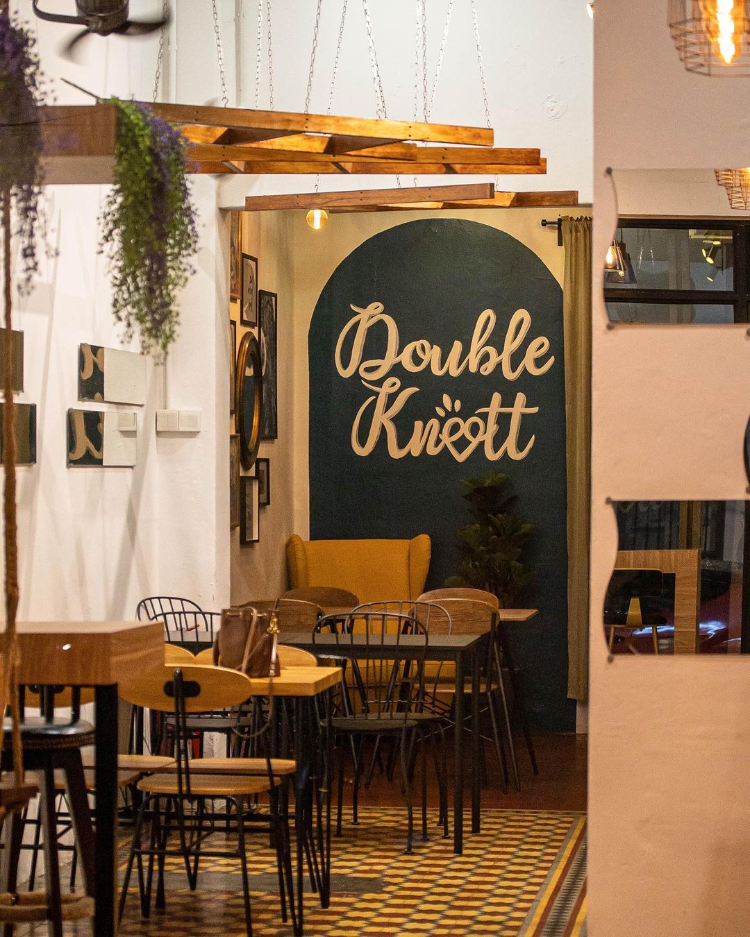 Double Knott Cafe penang - inside