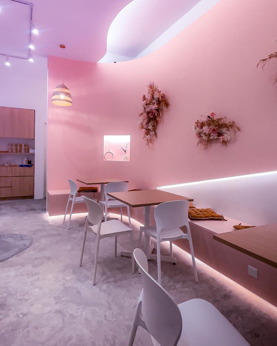Pink cafes in Klang Valley - dining area