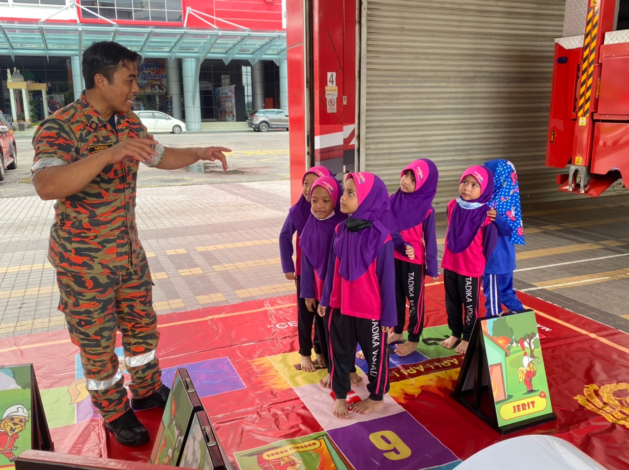 Malaysian Merdeka school memories - field trips