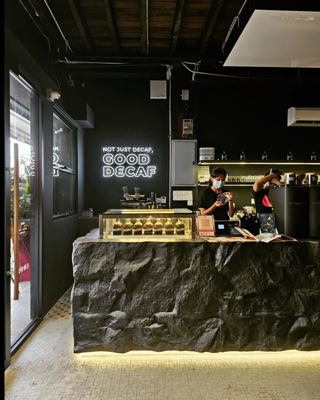 SPILLSTONE CAFE IN KL - COFFEE COUNTER